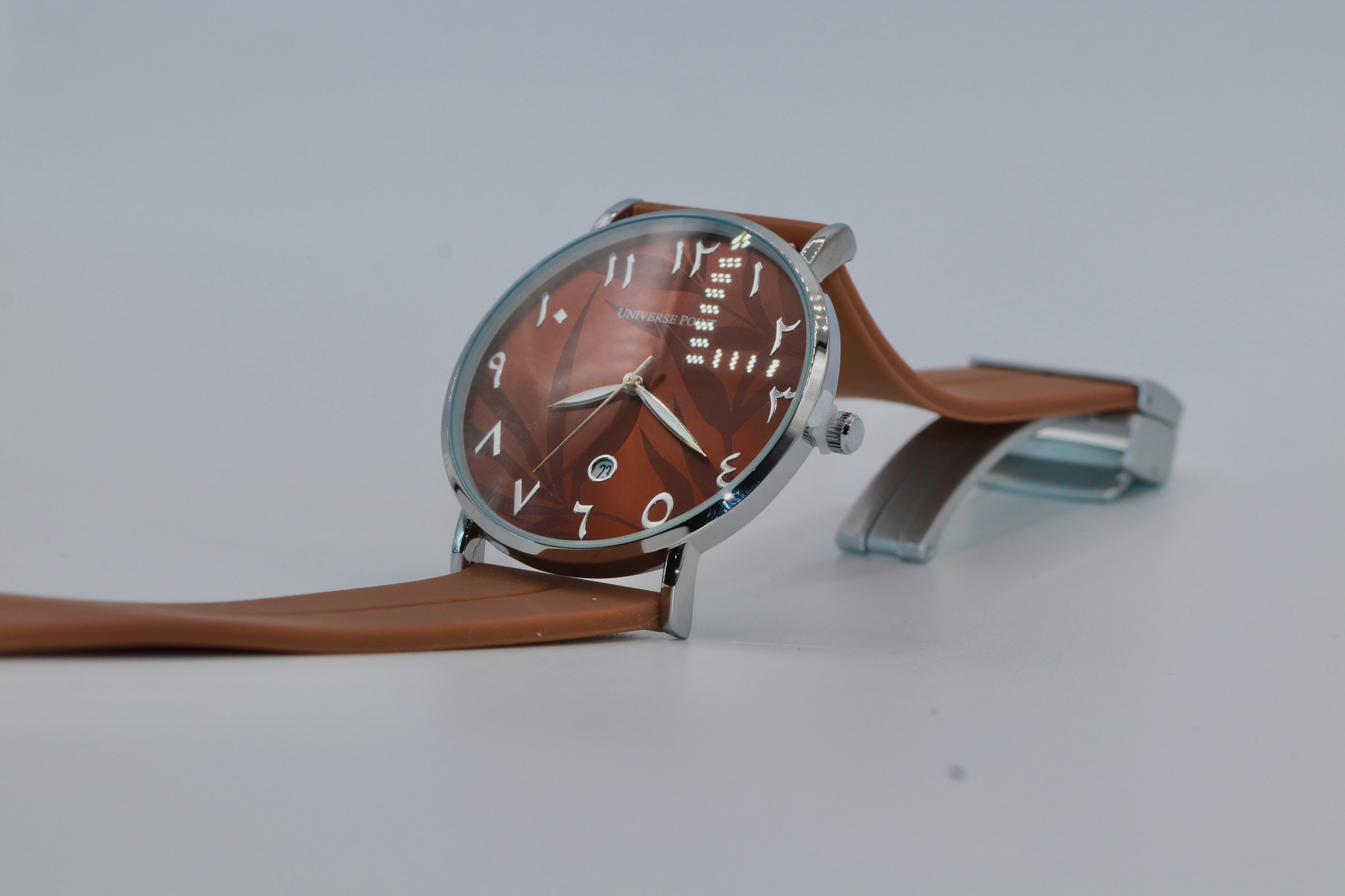 morden men's watch brown  dial in arabic numerals date working